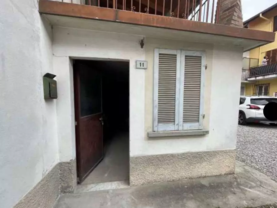 Immagine 4 di Appartamento in vendita  in Strada Stazione  11 a Cocquio-Trevisago