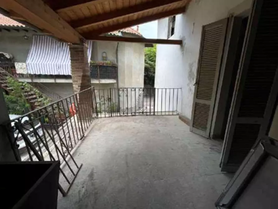 Immagine 8 di Appartamento in vendita  in Strada Stazione  11 a Cocquio-Trevisago