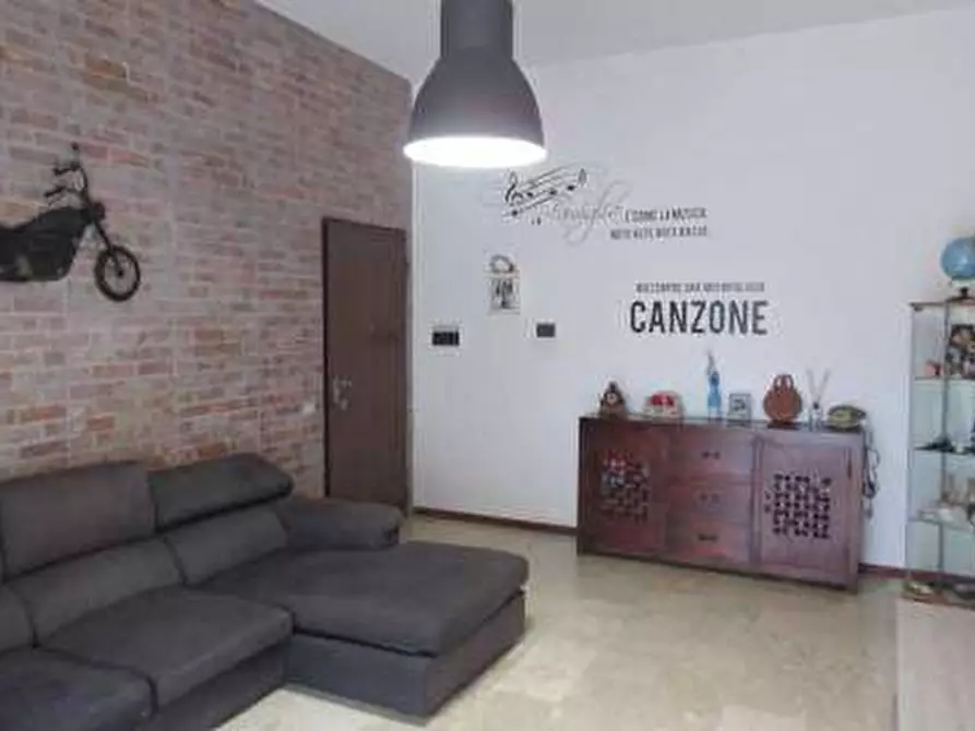 Immagine 3 di Appartamento in vendita  in Via Dante Alighieri 239 a Rovello Porro