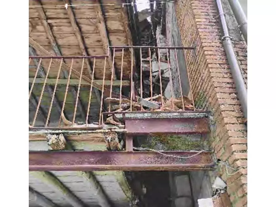 Immagine 4 di Appartamento in vendita  in Via antonio gramsci  25 a Malnate