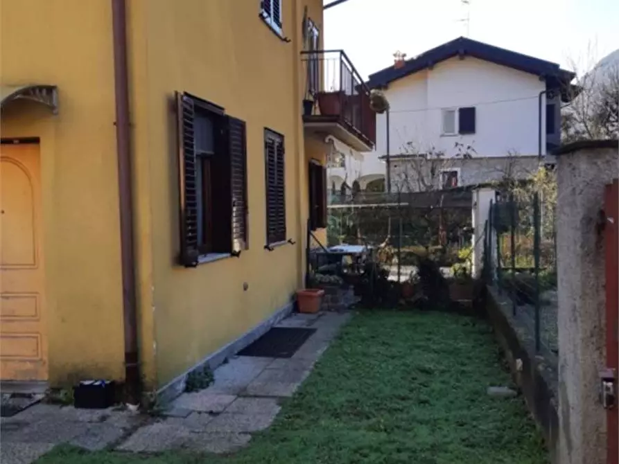 Immagine 3 di Appartamento in vendita  in Via repubblica  18/b a Cuasso Al Monte