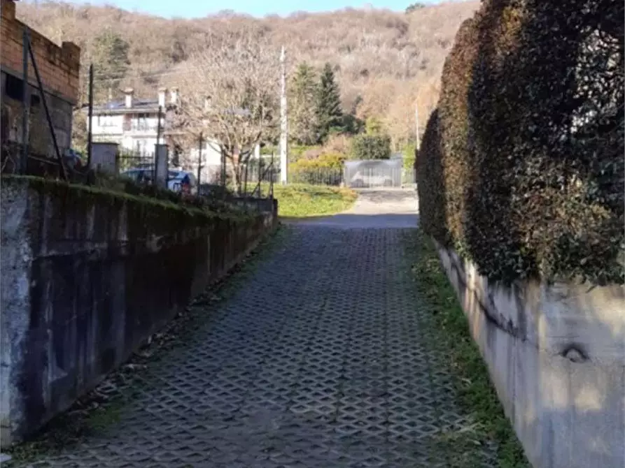 Immagine 5 di Appartamento in vendita  in Via repubblica  18/b a Cuasso Al Monte