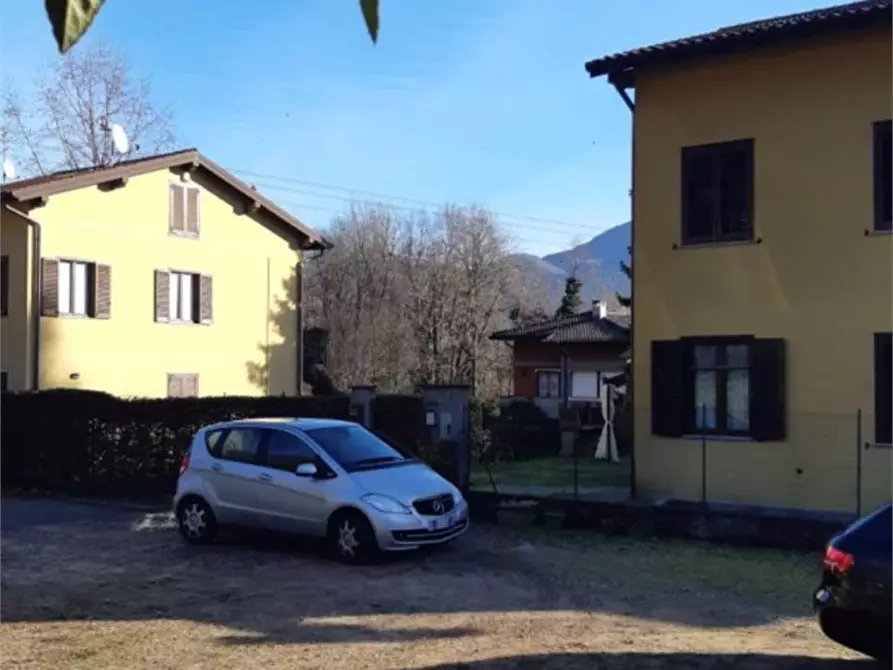 Immagine 8 di Appartamento in vendita  in Via repubblica  18/b a Cuasso Al Monte