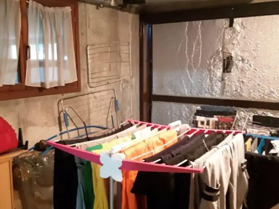 Immagine 25 di Appartamento in vendita  in Via repubblica  18/b a Cuasso Al Monte