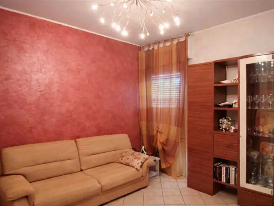 Immagine 13 di Appartamento in vendita  in Via giovanni  Xxiii a Lonate Pozzolo