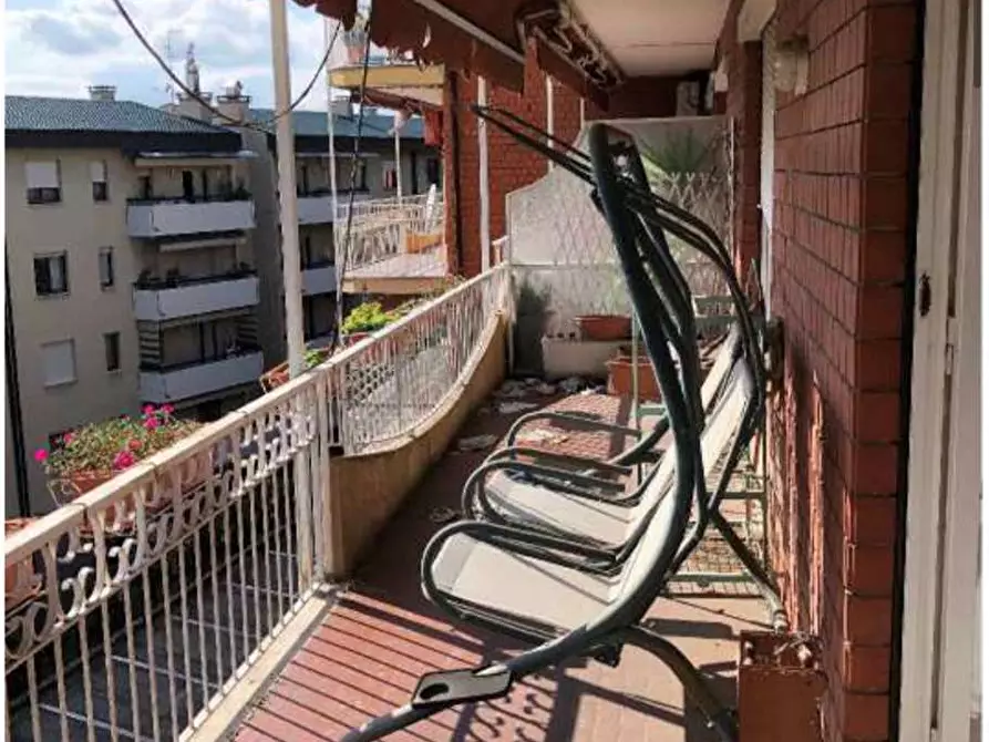 Immagine 7 di Appartamento in vendita  a Varese