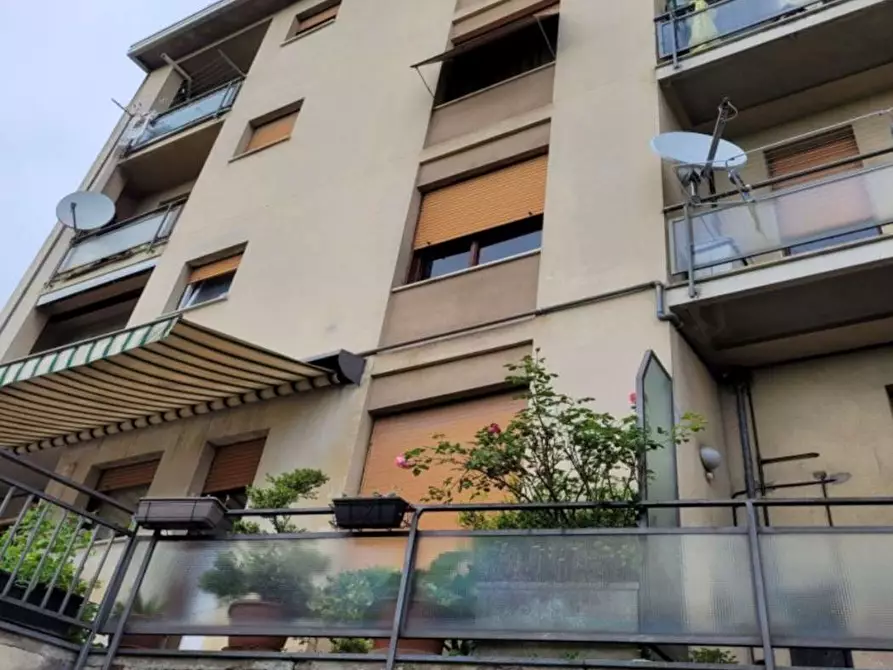 Immagine 1 di Appartamento in vendita  in Via Cesare Battisti  10 a Mariano Comense