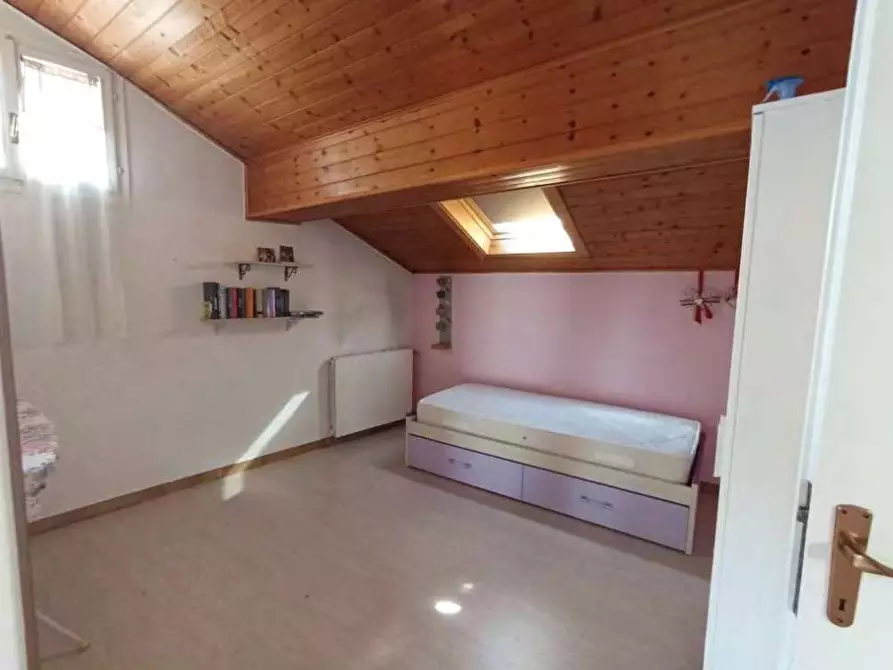 Immagine 9 di Appartamento in vendita  in Via Piazza Giuseppe Grandi 4F a Valganna