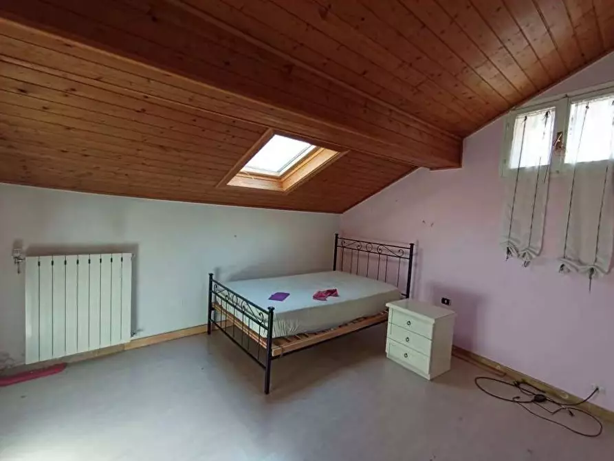 Immagine 10 di Appartamento in vendita  in Via Piazza Giuseppe Grandi 4F a Valganna