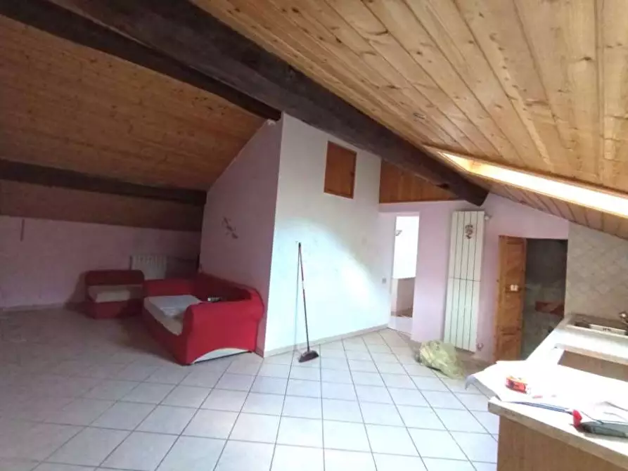 Immagine 11 di Appartamento in vendita  in Via Piazza Giuseppe Grandi 4F a Valganna