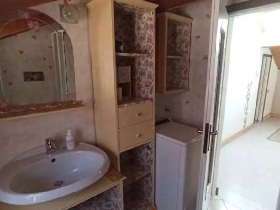 Immagine 13 di Appartamento in vendita  in Via Piazza Giuseppe Grandi 4F a Valganna