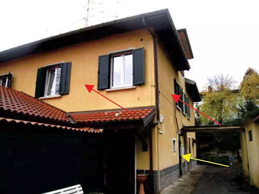 Immagine 3 di Appartamento in vendita  in Via marconi  25 a Castelveccana