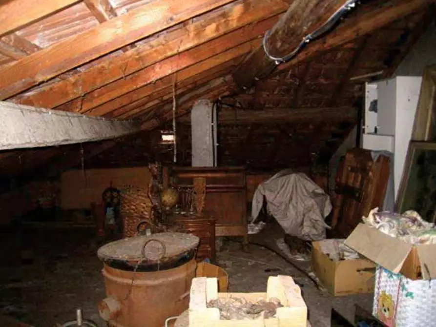 Immagine 33 di Appartamento in vendita  in Via marconi  25 a Castelveccana