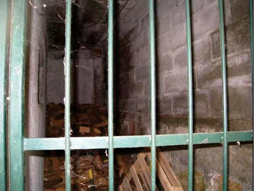 Immagine 41 di Appartamento in vendita  in Via marconi  25 a Castelveccana