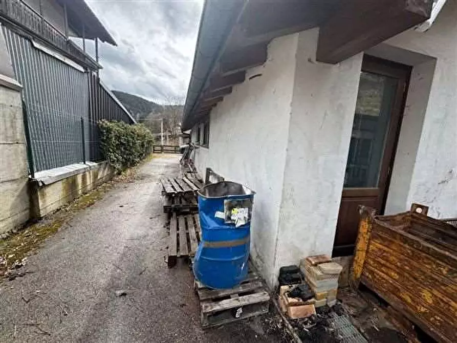Immagine 5 di Laboratorio in vendita  in Via Galghena n. 13 a Pieve Di Cadore