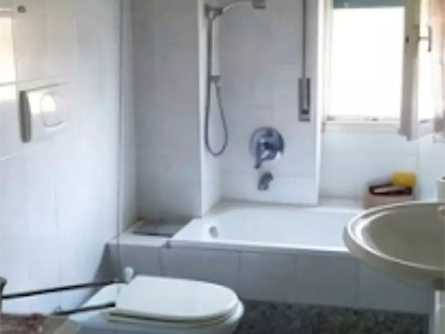 Immagine 6 di Appartamento in vendita  in Via Vertua Gentile 14 a Como