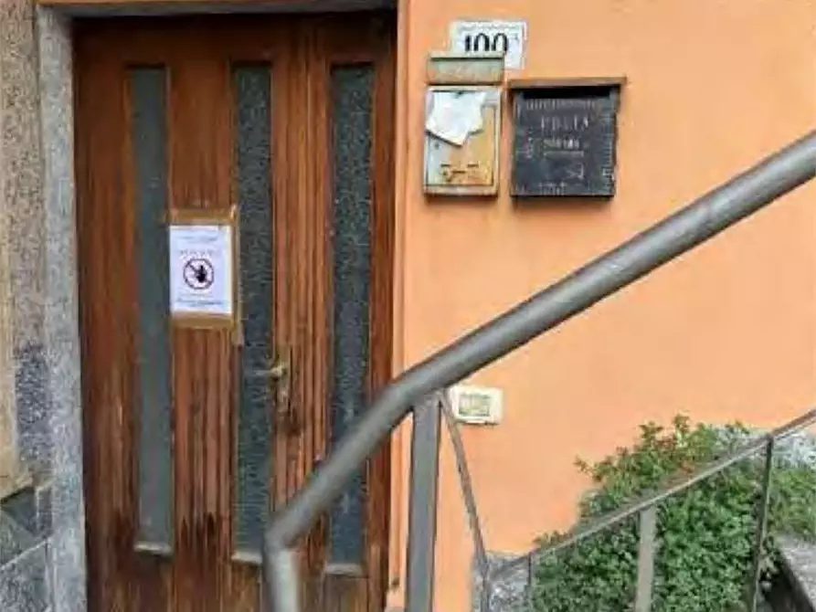 Immagine 3 di Appartamento in vendita  in Via BERTOLOTTI a Cavaria Con Premezzo