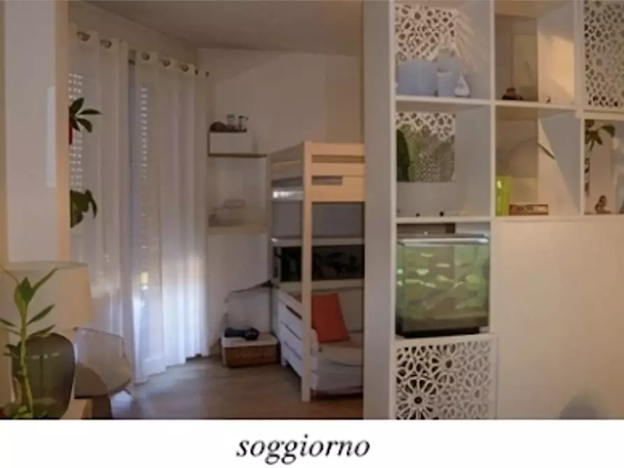 Immagine 10 di Appartamento in vendita  in Via Giuseppe Parini 1 a Mariano Comense