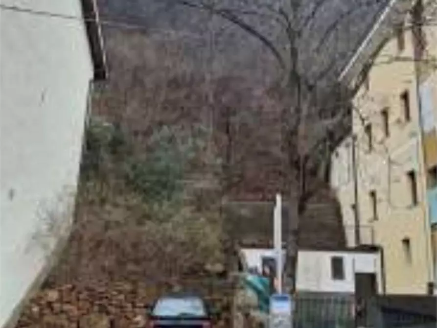 Immagine 2 di Stabile in vendita  in Via casamora 29 a Porto Ceresio