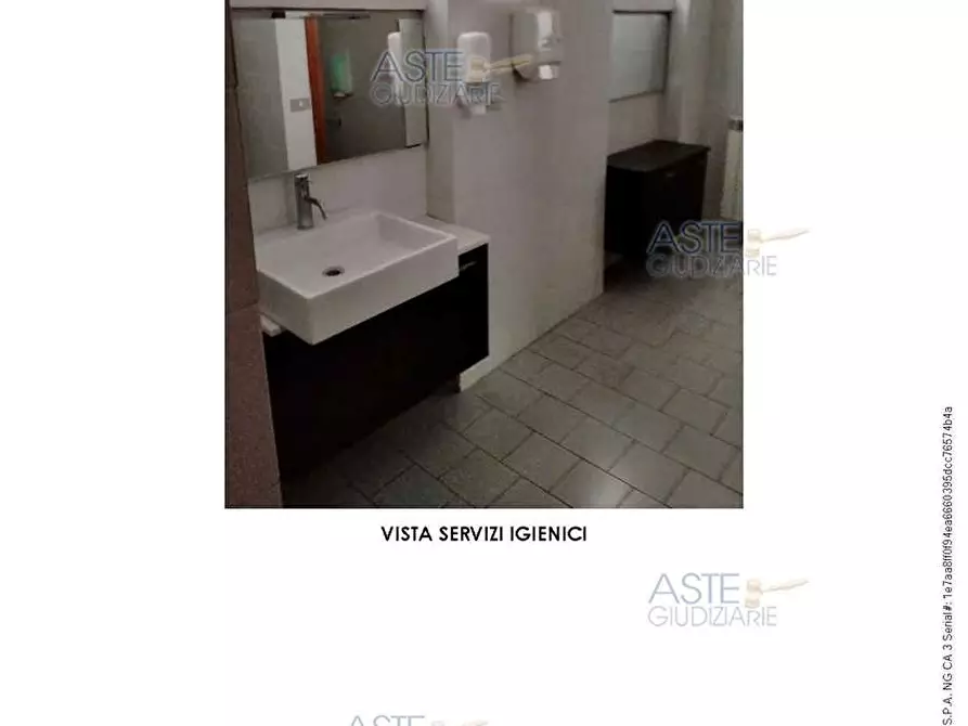 Immagine 7 di Ufficio in vendita  in Via Peschiera 20 a Varese