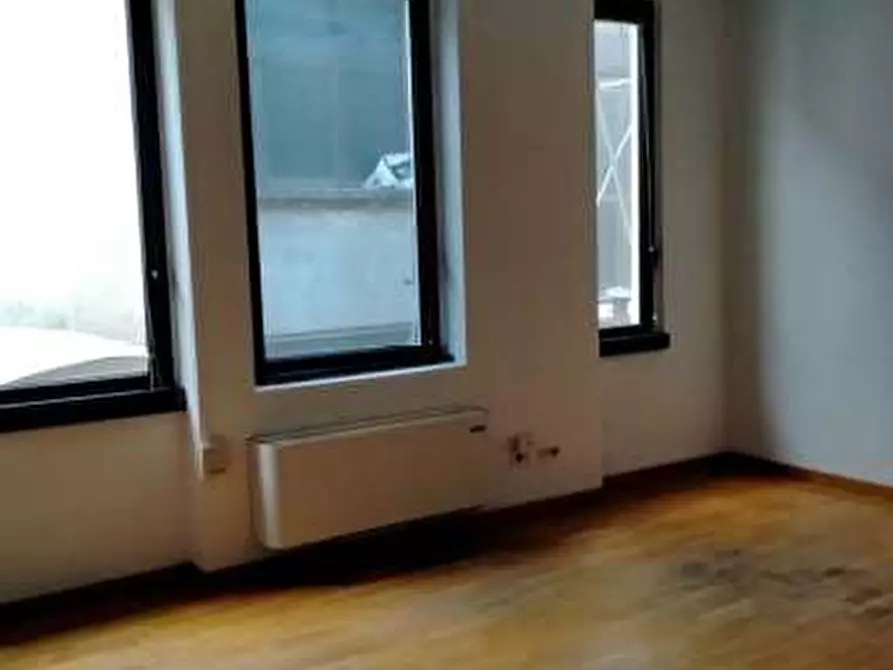 Immagine 8 di Ufficio in vendita  in Via Peschiera 20 a Varese