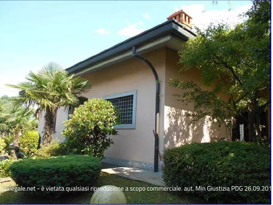 Immagine 2 di Villa in vendita  in Via don Nava a Gorla Minore