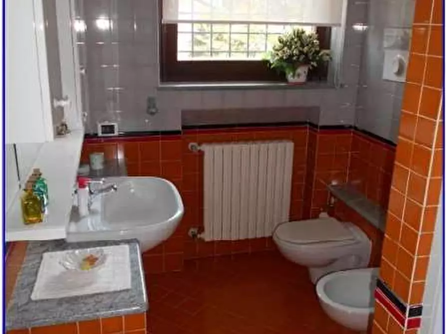 Immagine 7 di Villa in vendita  in Via Donato Bramante a Gorla Minore