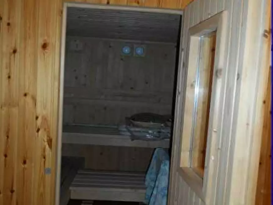 Immagine 9 di Villa in vendita  in Via Donato Bramante a Gorla Minore