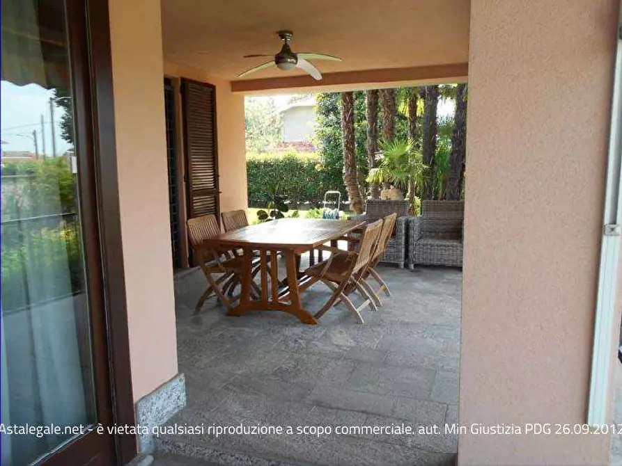 Immagine 3 di Villa in vendita  in Via Donato Bramante a Gorla Minore