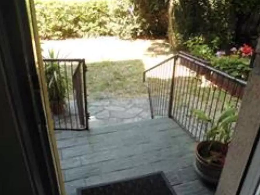 Immagine 3 di Appartamento in vendita  in Via Garibaldi  56 a Carugo