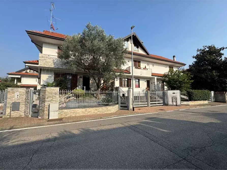 Immagine 1 di Appartamento in vendita  in Via pisa  67 a Marnate