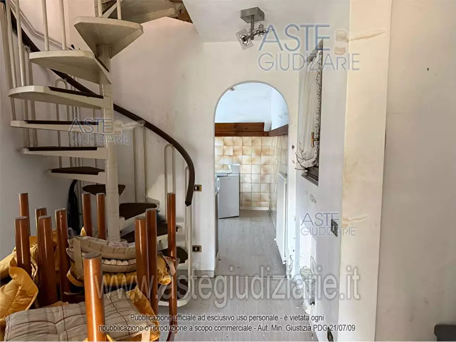 Immagine 3 di Appartamento in vendita  a Castelveccana