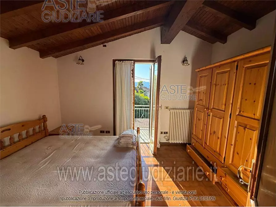 Immagine 6 di Appartamento in vendita  a Castelveccana