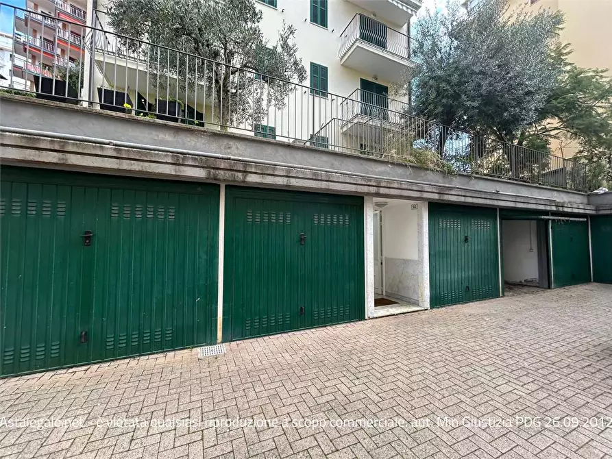 Immagine 2 di Appartamento in vendita  in Via Lamarmora a San Remo