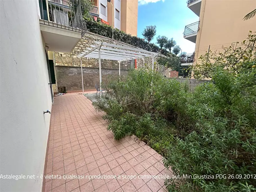 Immagine 3 di Appartamento in vendita  in Via Lamarmora a San Remo