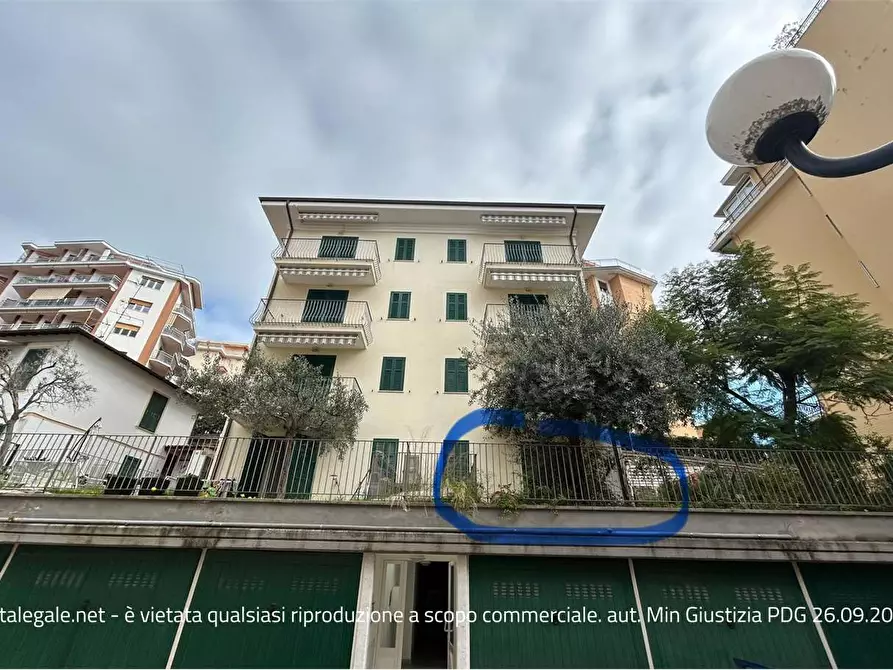 Immagine 4 di Appartamento in vendita  in Via Lamarmora a San Remo