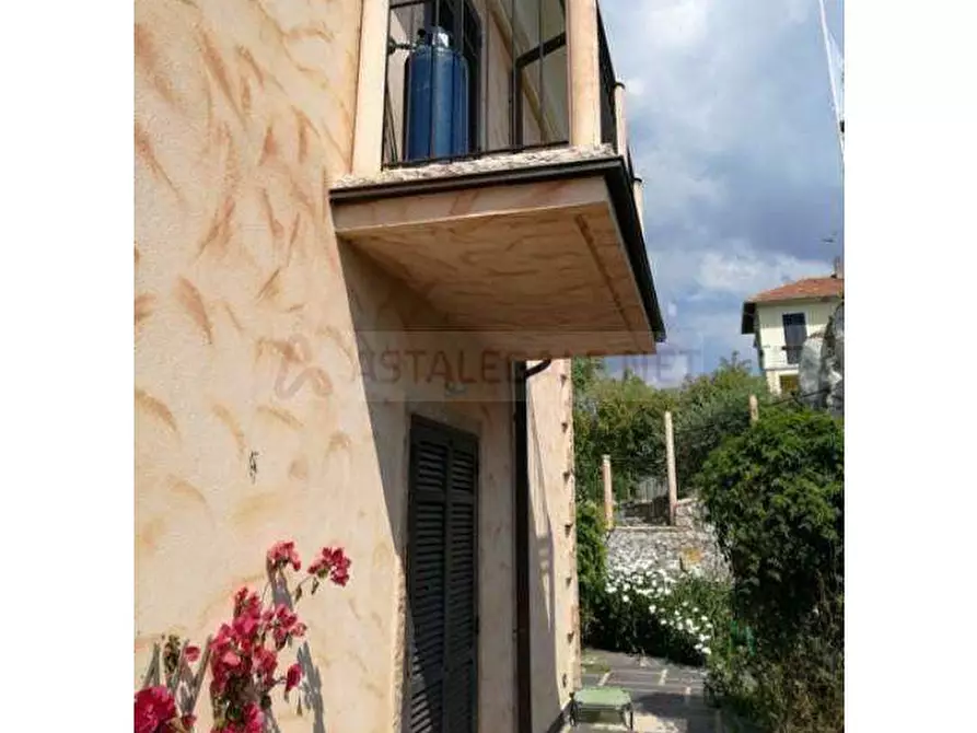 Immagine 11 di Casa indipendente in vendita  in Via Seuta snc SNC a Diano Castello