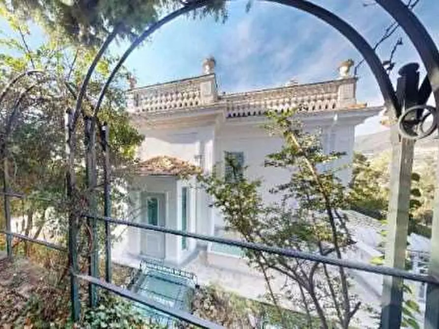 Immagine 3 di Villa in vendita  in Via G. GARIBALDI 35 a Ospedaletti