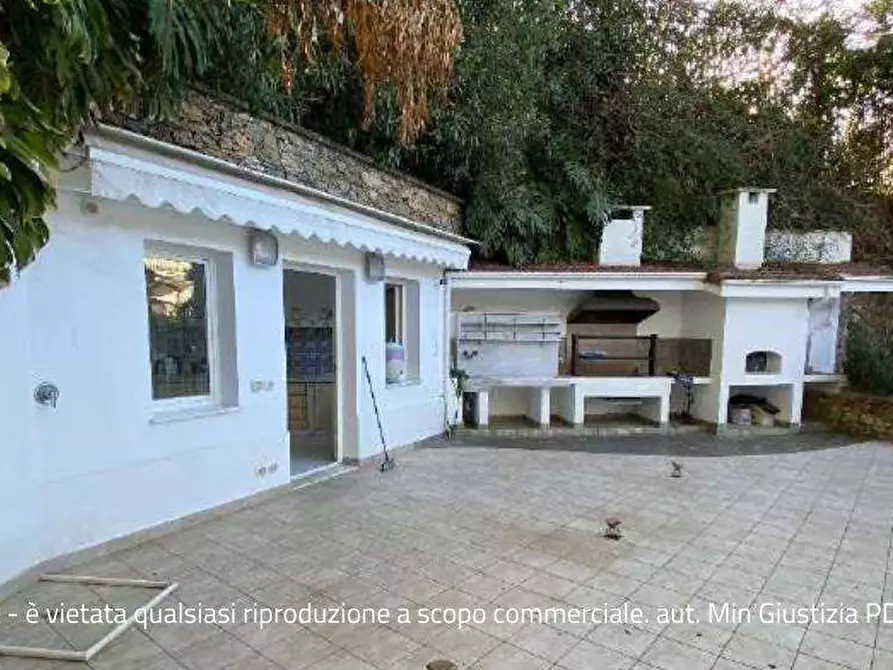 Immagine 5 di Villa in vendita  in Via G. GARIBALDI 35 a Ospedaletti