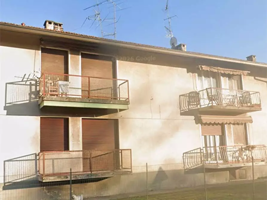 Immagine 1 di Appartamento in vendita  in Via Milano  119 a Angera
