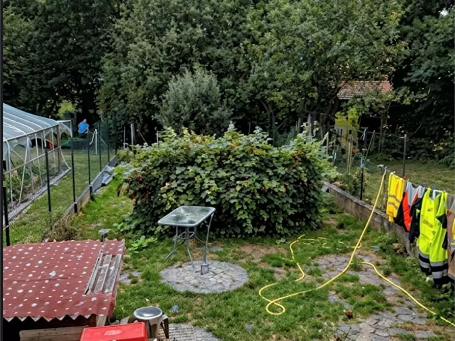 Immagine 9 di Appartamento in vendita  in Via Per Saruggia a Albavilla