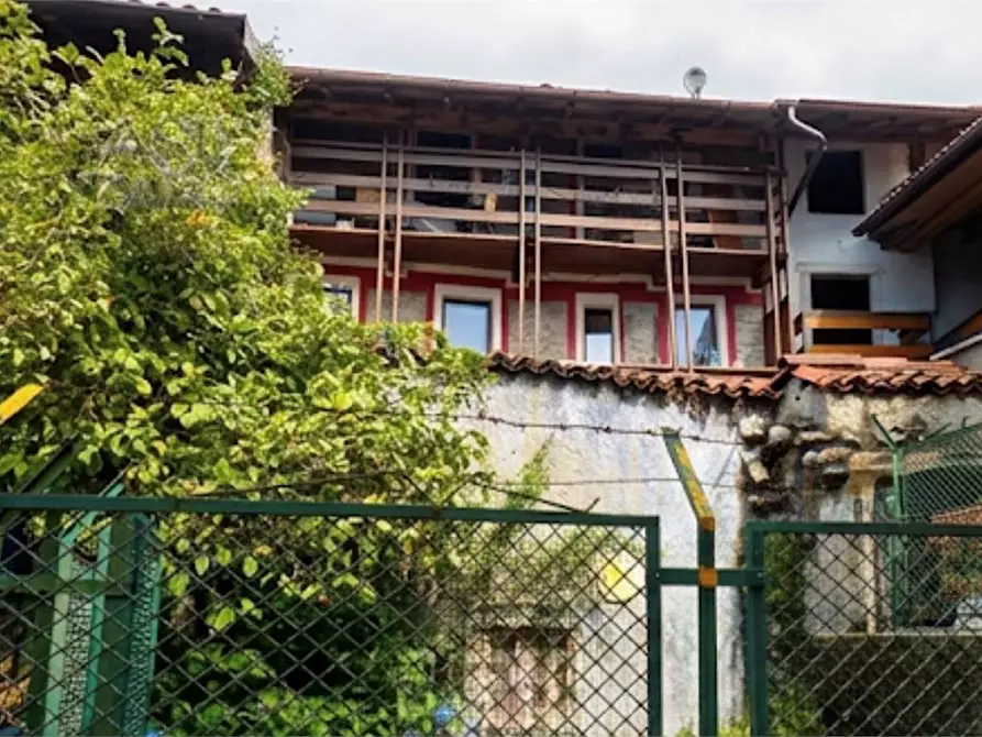 Immagine 1 di Casa indipendente in vendita  in Vicolo del Portico  6 a Arona
