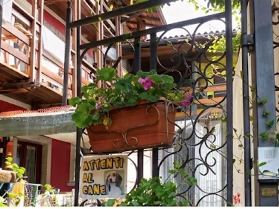 Immagine 2 di Casa indipendente in vendita  in Vicolo del Portico  6 a Arona