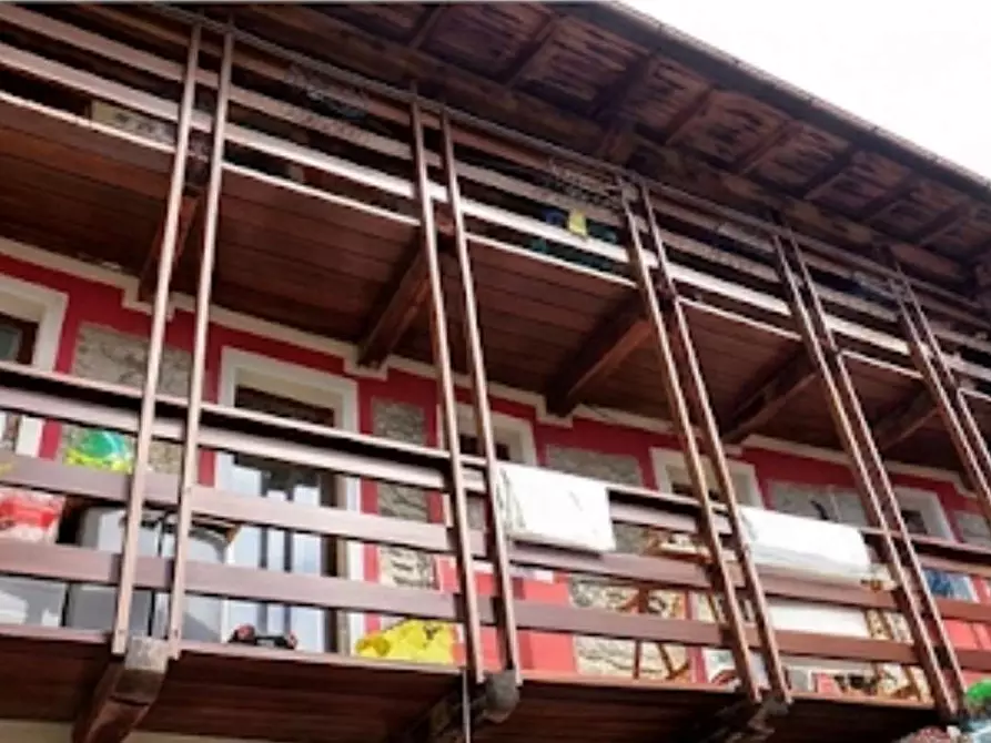 Immagine 3 di Casa indipendente in vendita  in Vicolo del Portico  6 a Arona