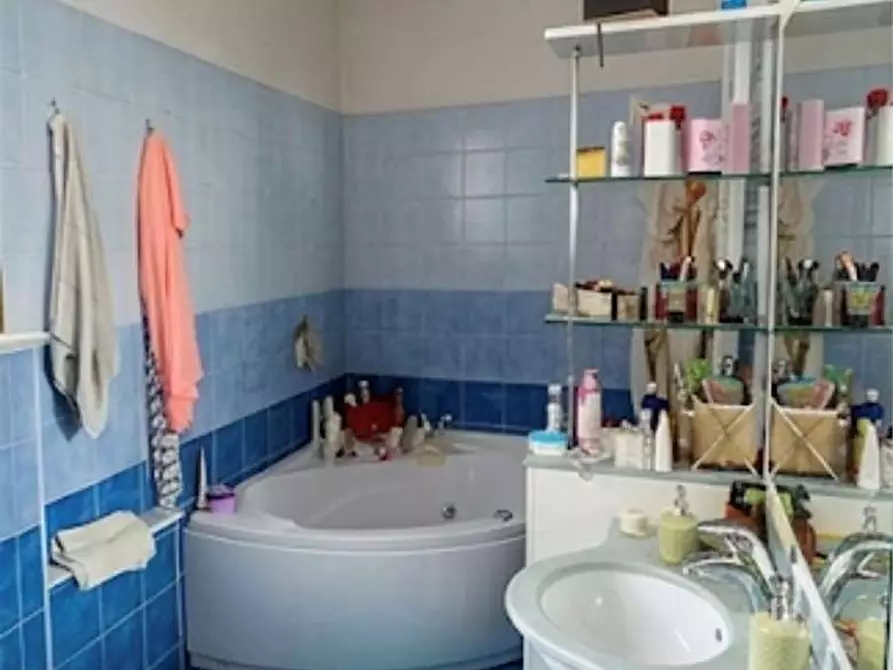 Immagine 6 di Casa indipendente in vendita  in Vicolo del Portico  6 a Arona