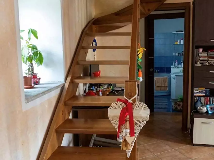Immagine 12 di Casa indipendente in vendita  in Vicolo del Portico  6 a Arona