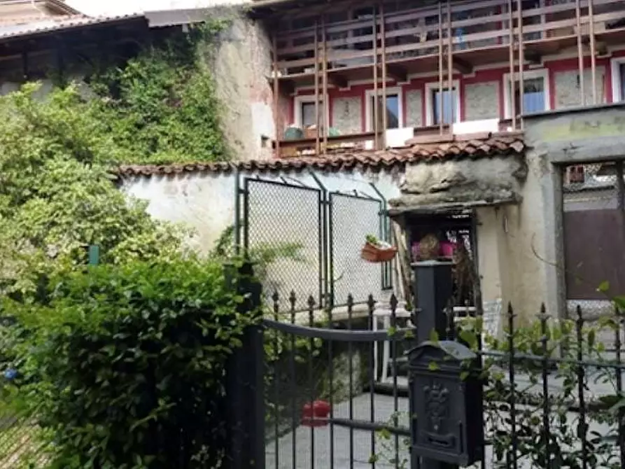 Immagine 24 di Casa indipendente in vendita  in Vicolo del Portico  6 a Arona