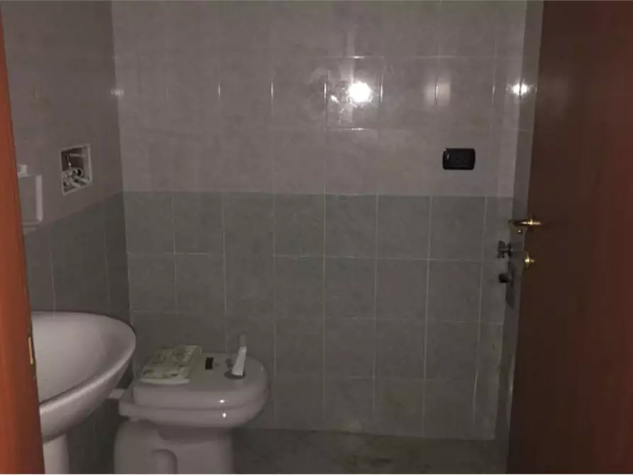 Immagine 11 di Appartamento in vendita  in Via Genova  117/1 a Mercallo