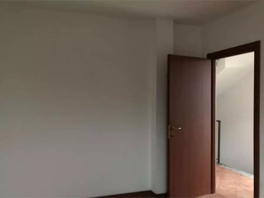 Immagine 18 di Appartamento in vendita  in Via Genova  117/1 a Mercallo