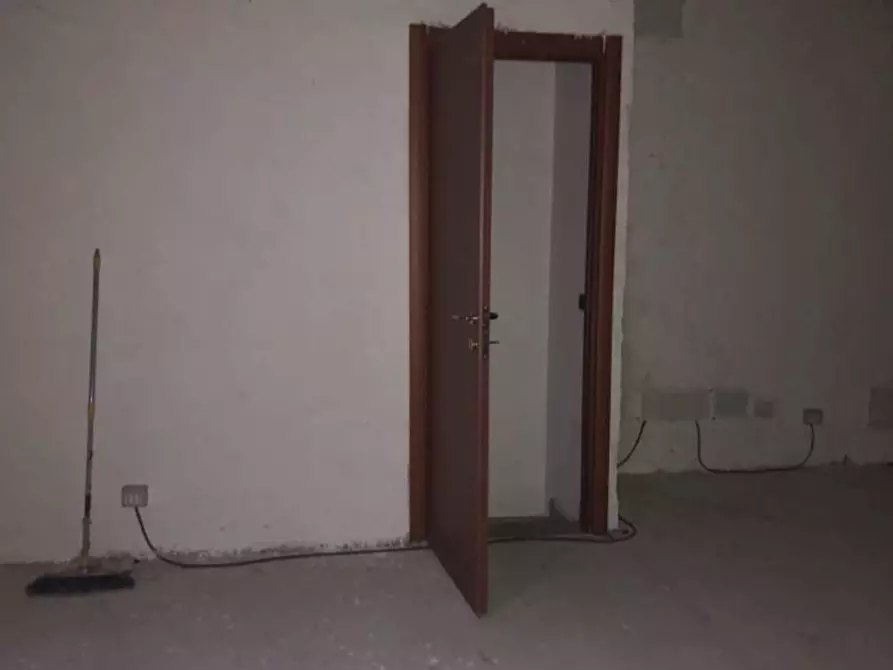 Immagine 24 di Appartamento in vendita  in Via Genova  117/1 a Mercallo